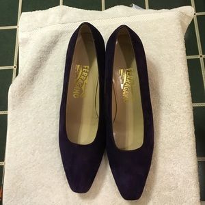 Purple pumps