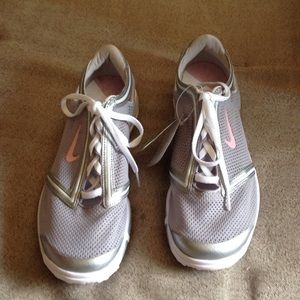 Golf shoes..new with tags, never worn.