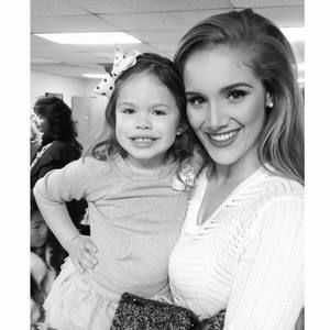 Meet your Posher, Crista lee