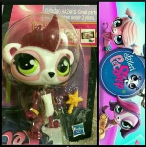 🎁LPS Farrah May
New Package Littlest Pet Shop🎁