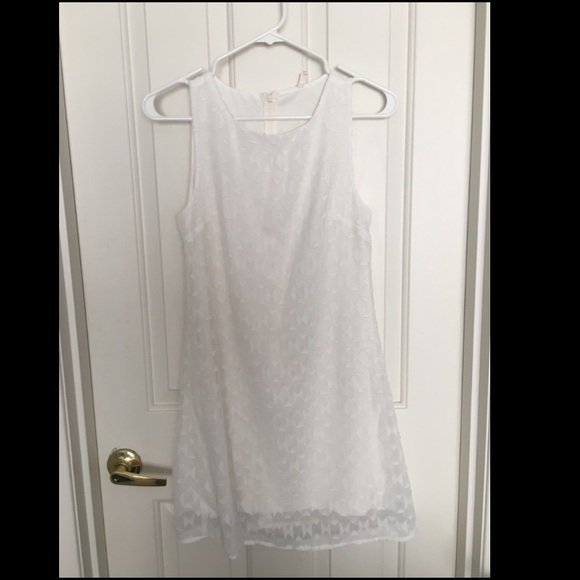 Beautiful White Dress - Picture 1 of 2