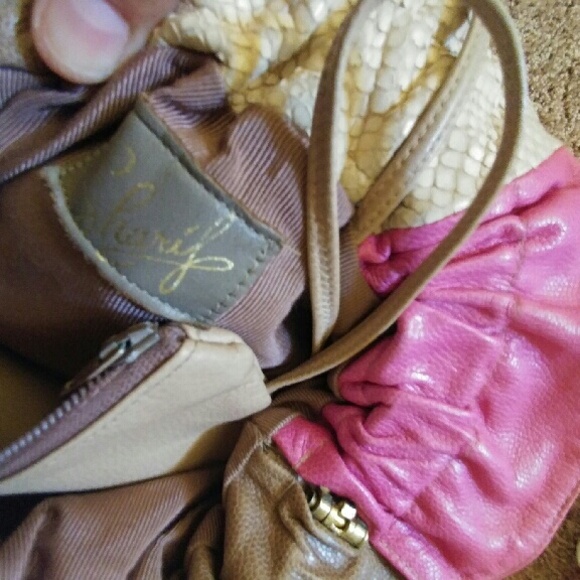 🌻 Magical Ruffle Purse - Picture 2 of 2