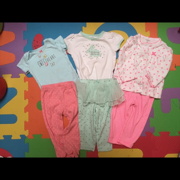 3 carter's sets of clothes