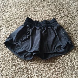 Lululemon tracker shorts size 4