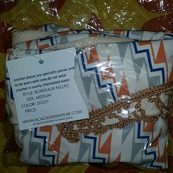 New acacia ziggy bordeaux onepiece swimwear suit S - Picture 3 of 4