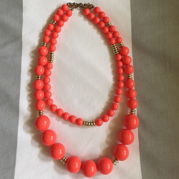 🎉HP 8/24🎉 Costume Jewlery✨ Coral Beaded Necklace