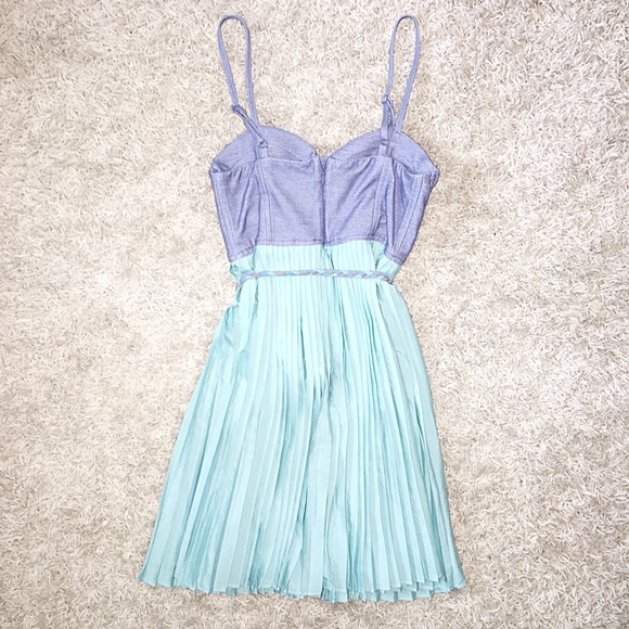 Jessica Simpson Busty Pleated Dress - Picture 2 of 4