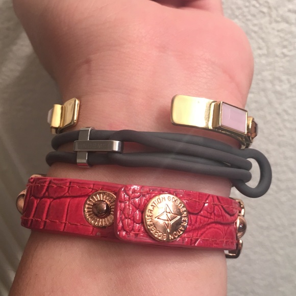 BCBG Leather bracelet - Picture 4 of 4