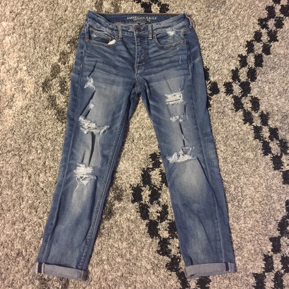 American Eagle Tomgirl distressed jeans