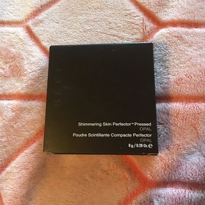 Brand New Becca Highlighter in 'Opal'