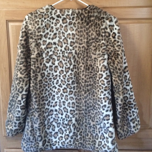 XL girls faux fur coat from Forever 21 girls USA - Picture 2 of 4