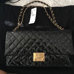 Chanel Flapbag Black