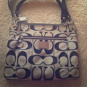 Coach Crossbody Purse 👛SOLD👛