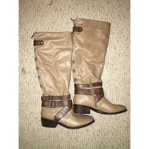 Size 6.5 pink and pepper boots!