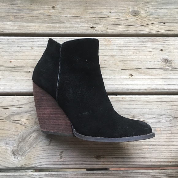 Very Volatile bootie