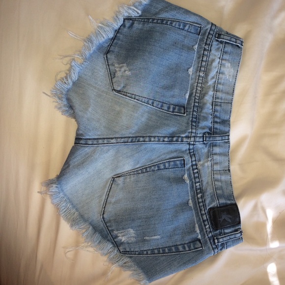 One Teaspoon Jean Shorts - Picture 3 of 4