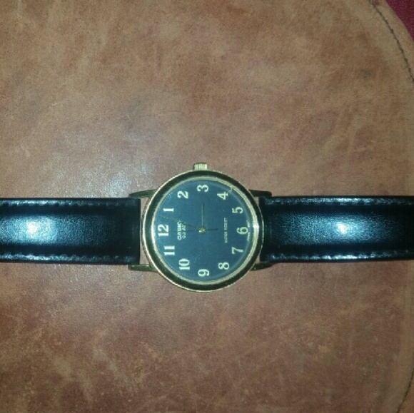 Black and Gold Casio watch - Picture 2 of 2