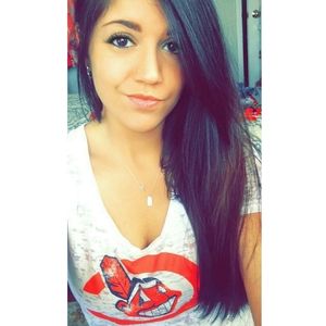 Meet your Posher, Arielle