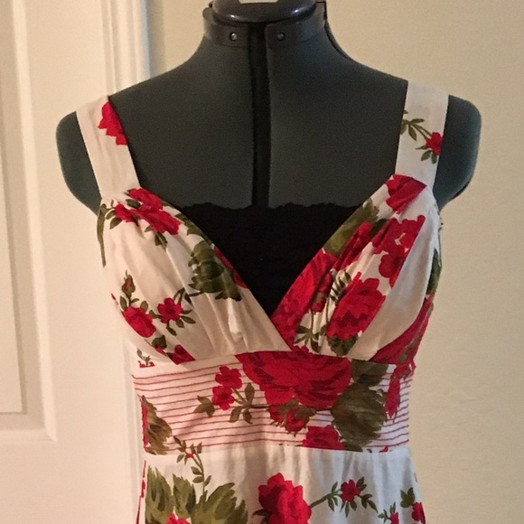 Retro inspired floral dress size 11/12 - Picture 3 of 3