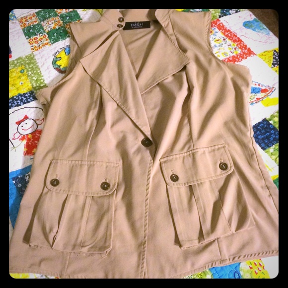 Kardashian vest. Large, great condition!