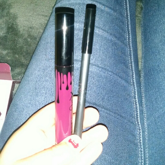 Kylie Jenner lipstick - Picture 1 of 3