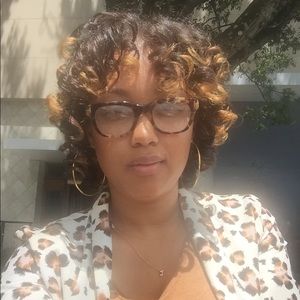 Meet your Posher, Jasmine