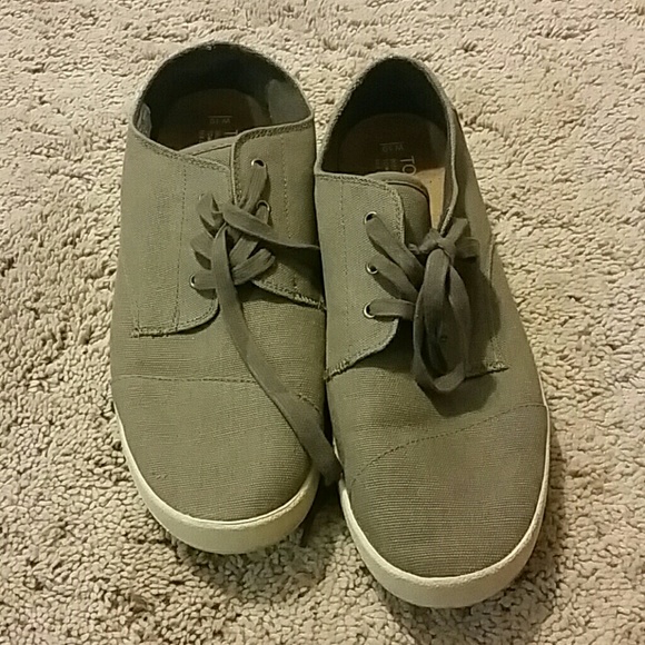 Tom's shoes