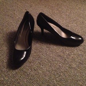 Black Shiny Heels!
