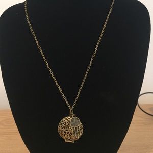 Diffuser Hamsa necklace