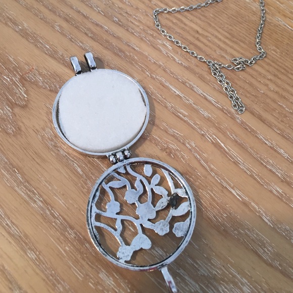 Silver Diffuser Necklace - image 3