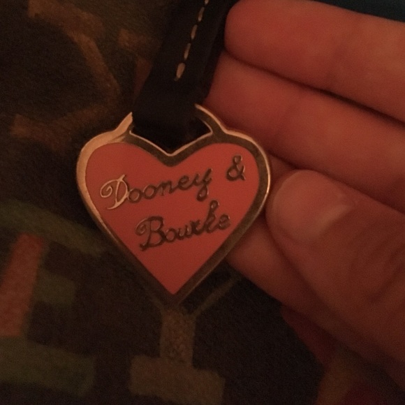 Dooney and Bourke shoulder bag - Picture 2 of 2