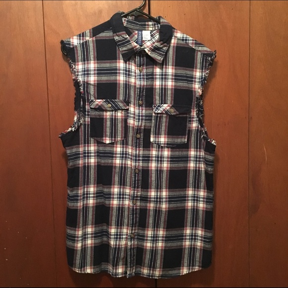 H&M Plaid Cut-off Button-down - Picture 1 of 1