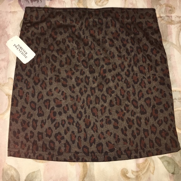 Short Skirt - Picture 1 of 3