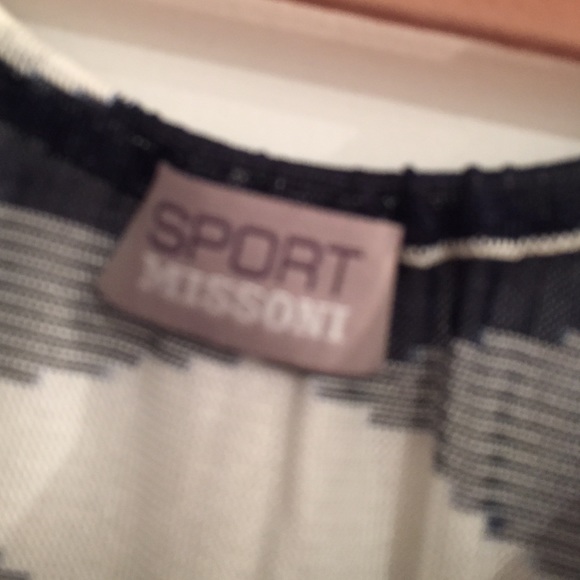 Black and white geometric pattern. Knit - Picture 2 of 4