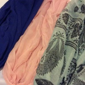3 infinity scarfs