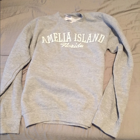 Grey Amelia islands sweatshirt, EUC