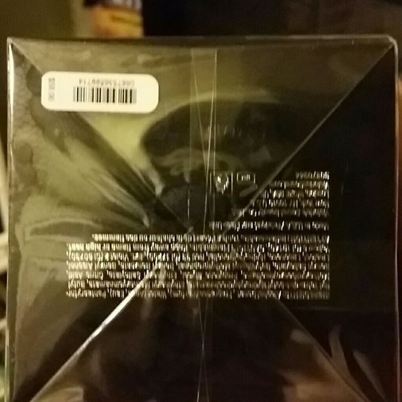 Victoria Secert Perfume Love Me - Picture 3 of 4