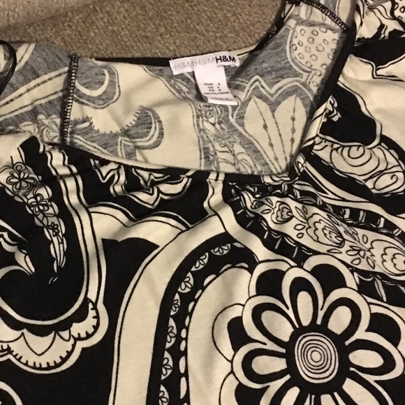 H&M Floral top - Picture 2 of 2