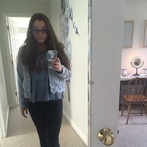 Meet your Posher, Lydia