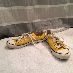 mustard yellow converse low tops