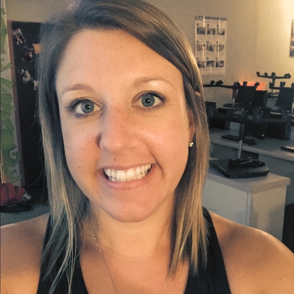 Meet your Posher, Lisa - Picture 1 of 1