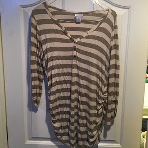 Maternity shirt - size large