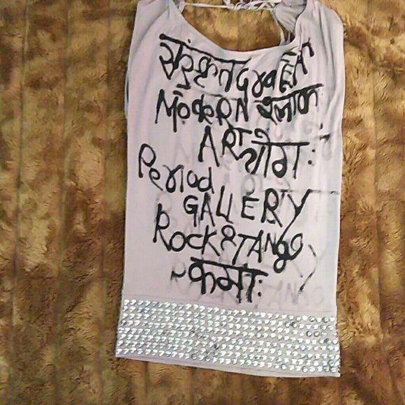 Tshirt - Picture 1 of 3