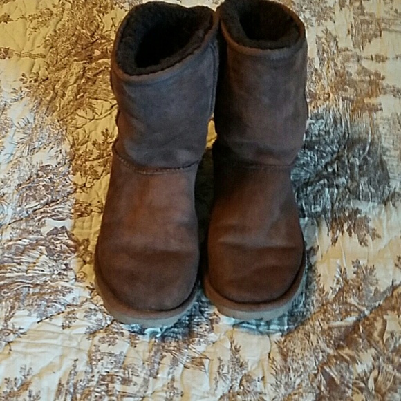 Brown uggs