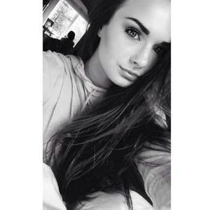 Meet your Posher, Olivia