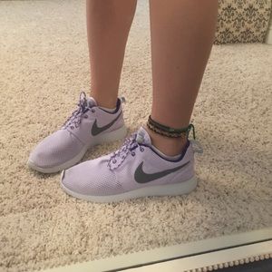 Lavender Nike Roshes/ trade