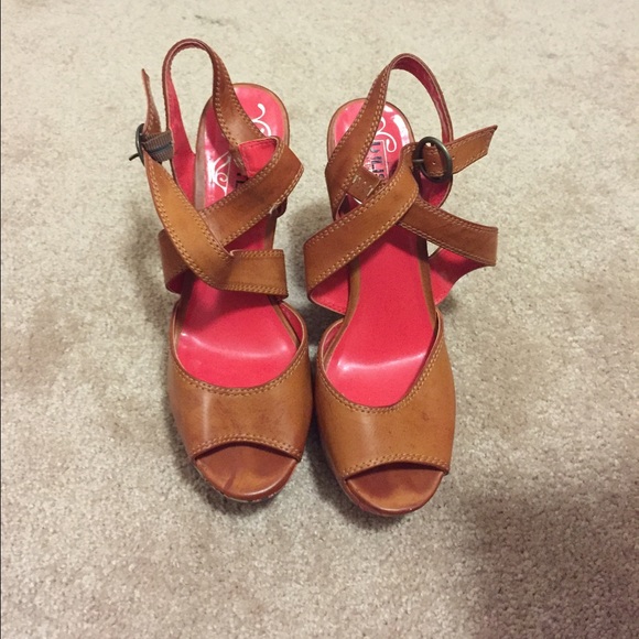Wedges and platform shoes !