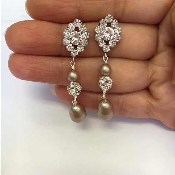 Swarovski Crystal and Pearl Earrings - Picture 3 of 3