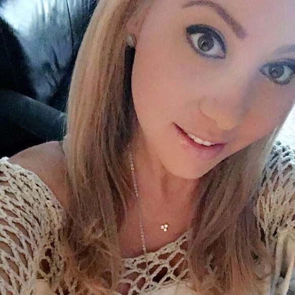 Meet your Posher, Angela - Picture 1 of 1