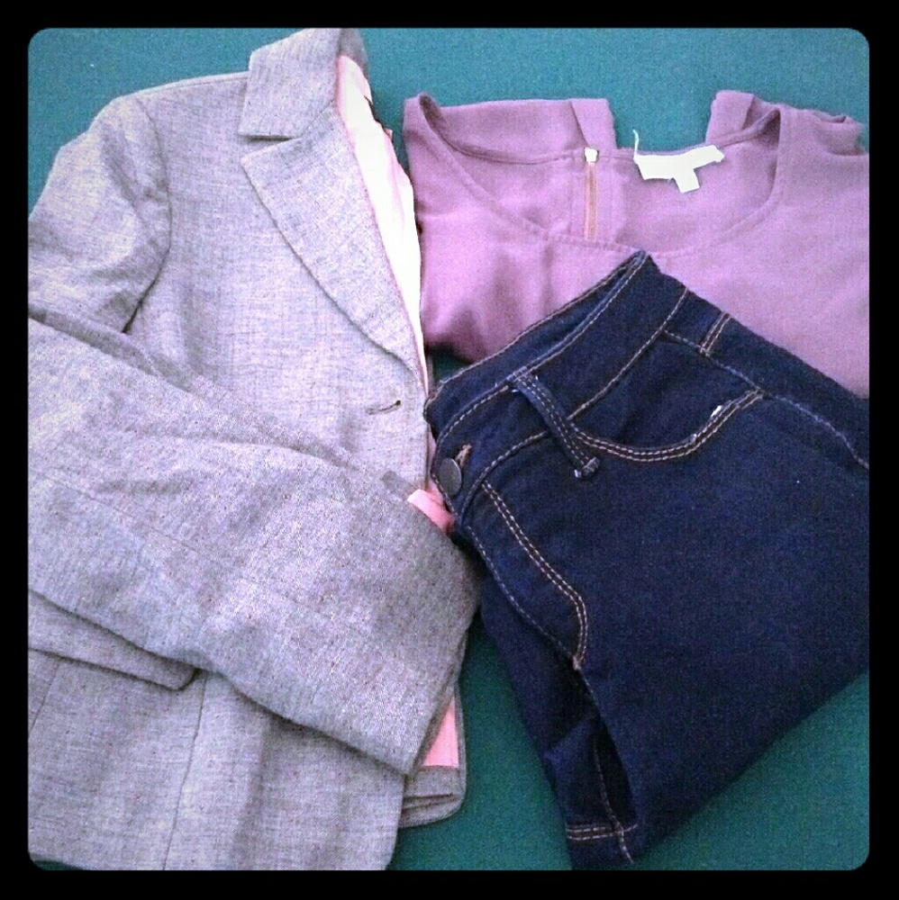 SOLD TO LOCAL CONSIGNMENT! BCBG Blazer